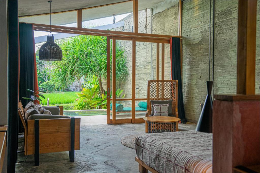 Shore Amora Canggu