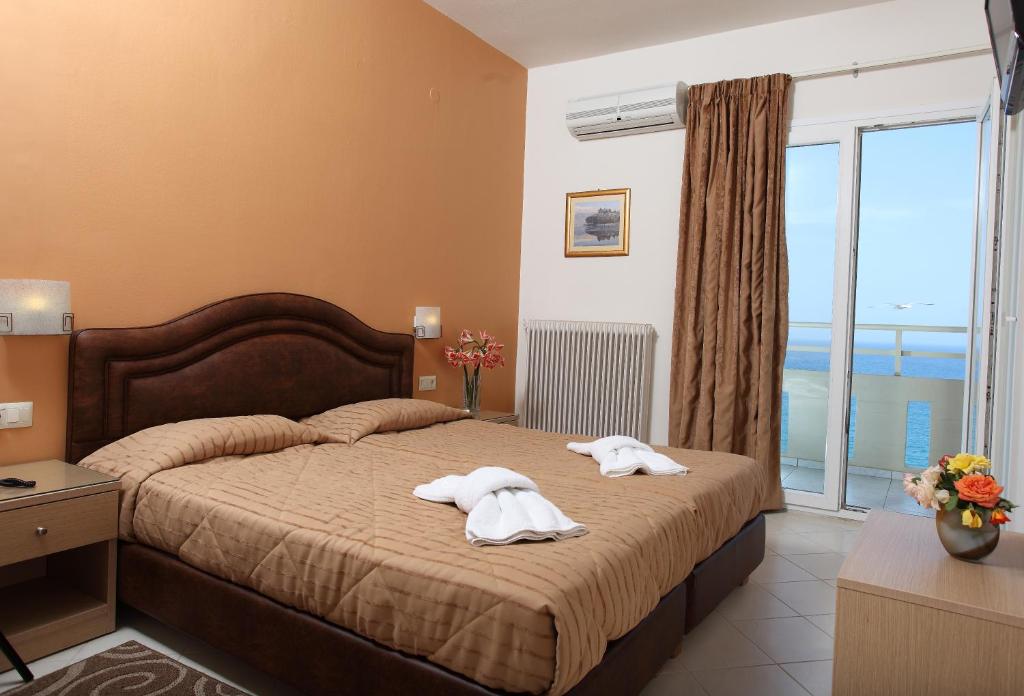 Kronos Hotel
