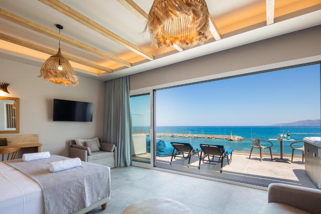 Skipper Beachfront Suites