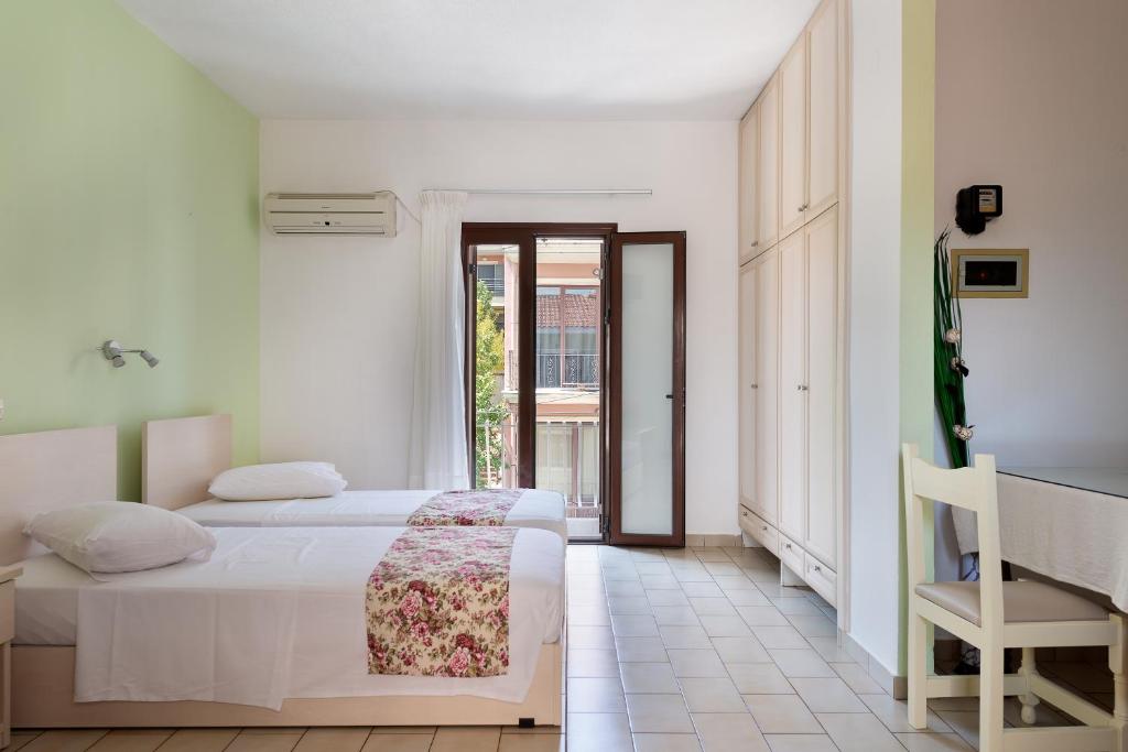 Byron Hotel