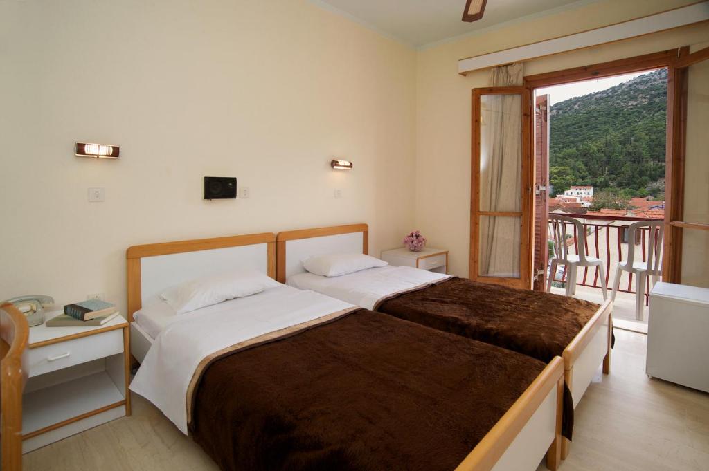Moustakis Hotel