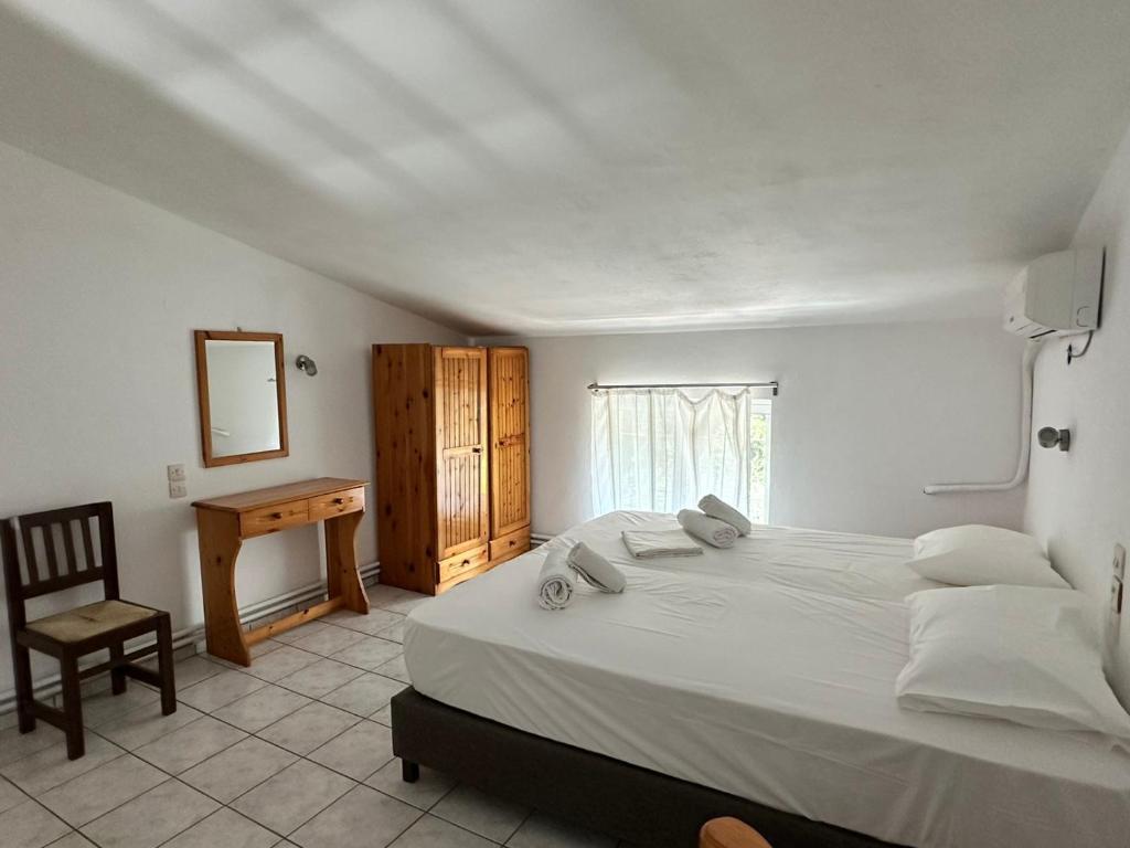 Villa Nikos Koukounaries