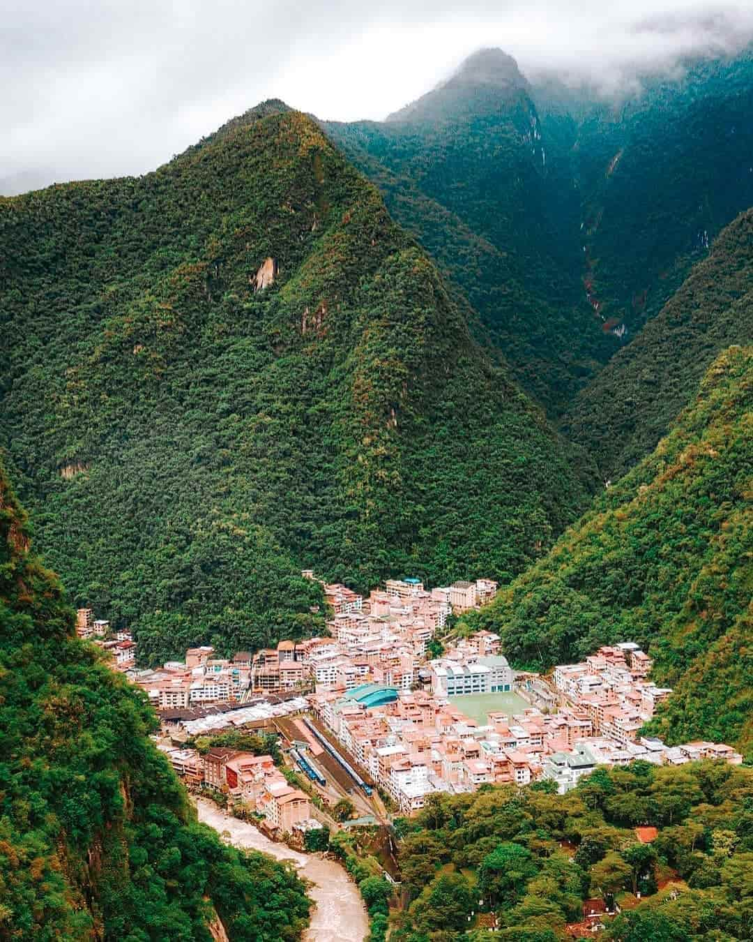 Montaña Putucusi, Peru