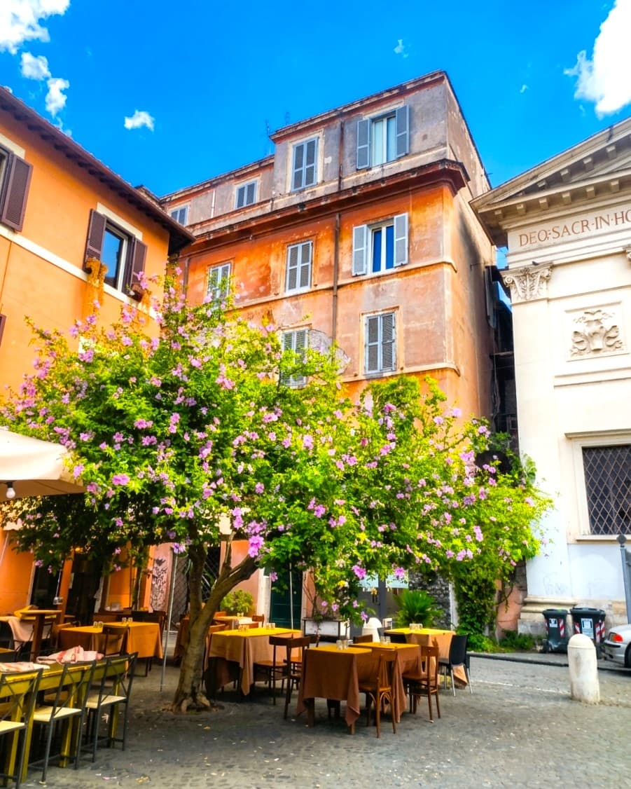 Piazza Trilussa & Riverside, Trastevere Piazza Trilussa & Riverside, Trastevere