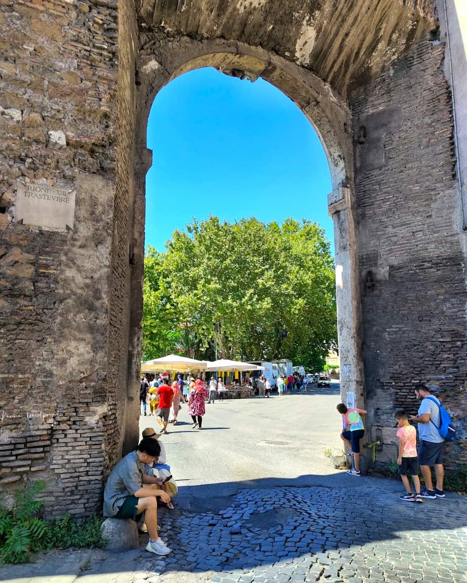 Porta Portese, Trastevere Porta Portese, Trastevere