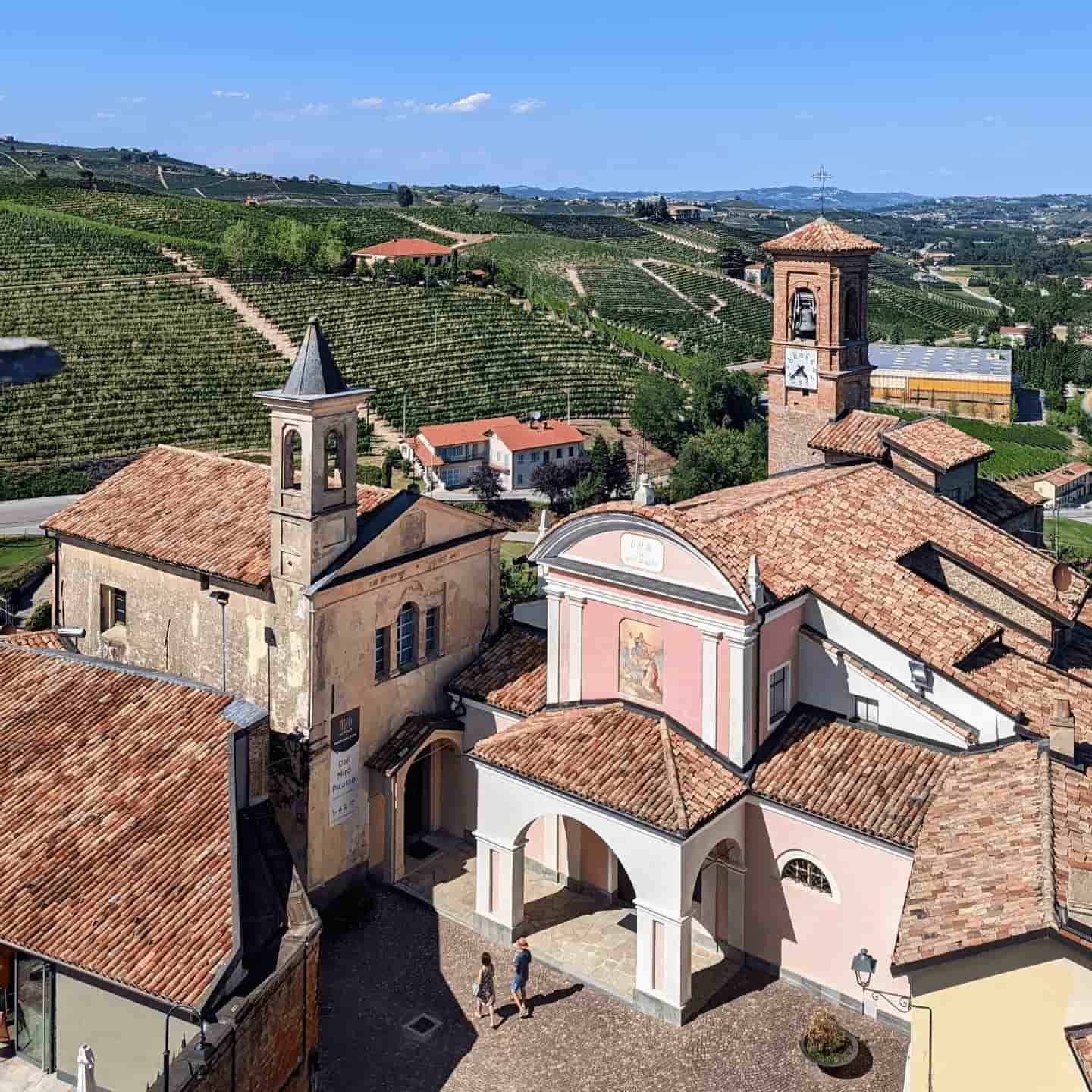 Barolo & La Morra Barolo & La Morra