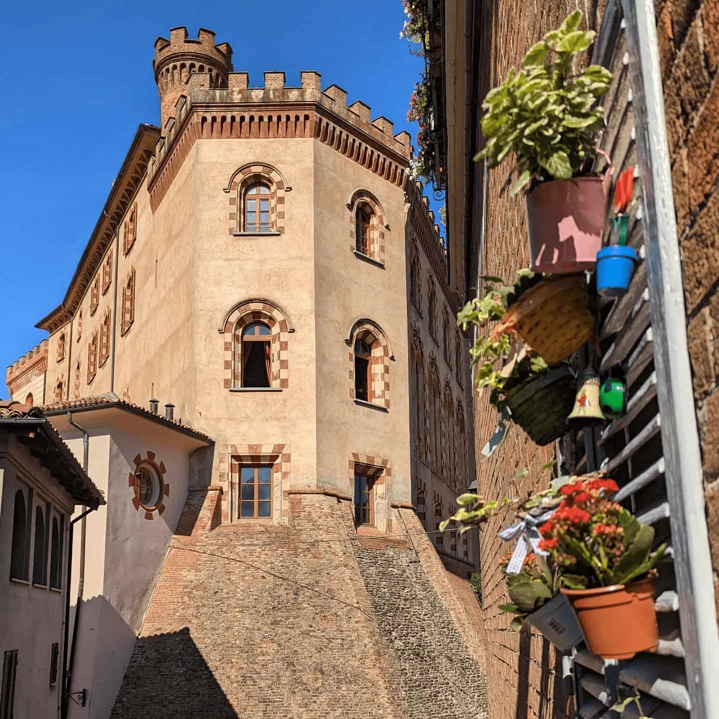 Barolo & La Morra Barolo & La Morra