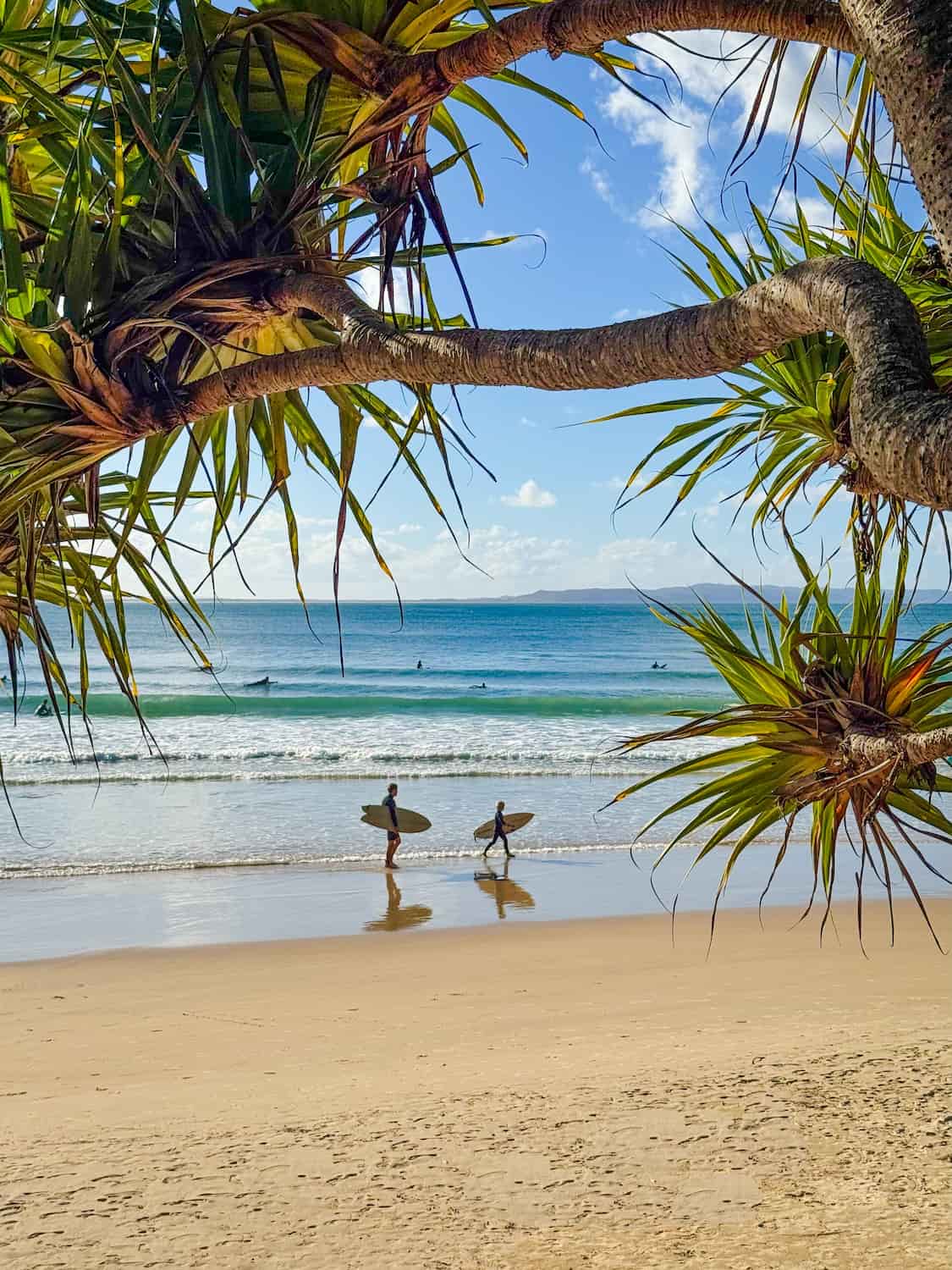 Hastings Street & Main Beach, Noosa Hastings Street & Main Beach, Noosa