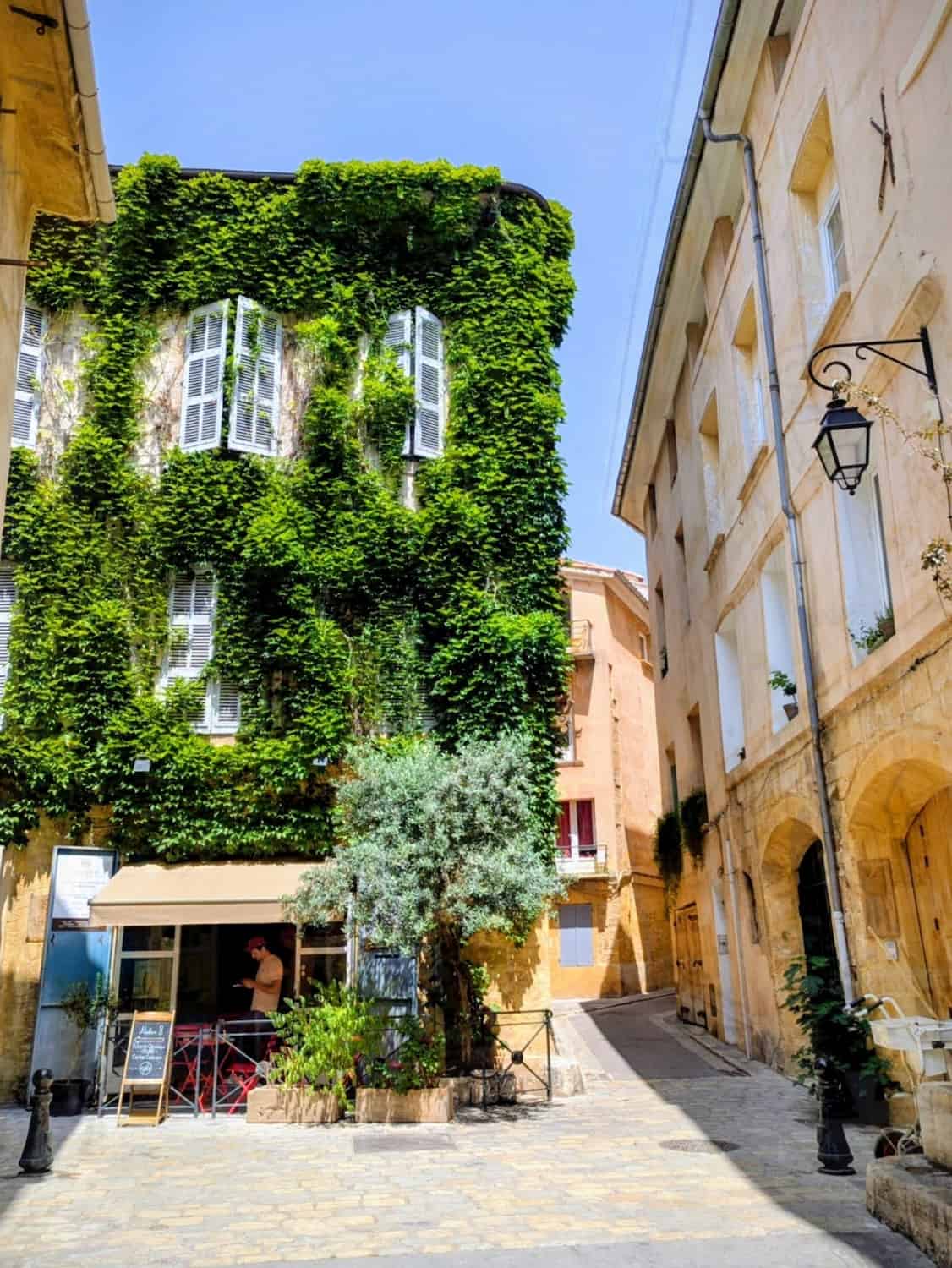 Les Allées Provençales, Aix-en-Provence Les Allées Provençales, Aix-en-Provence