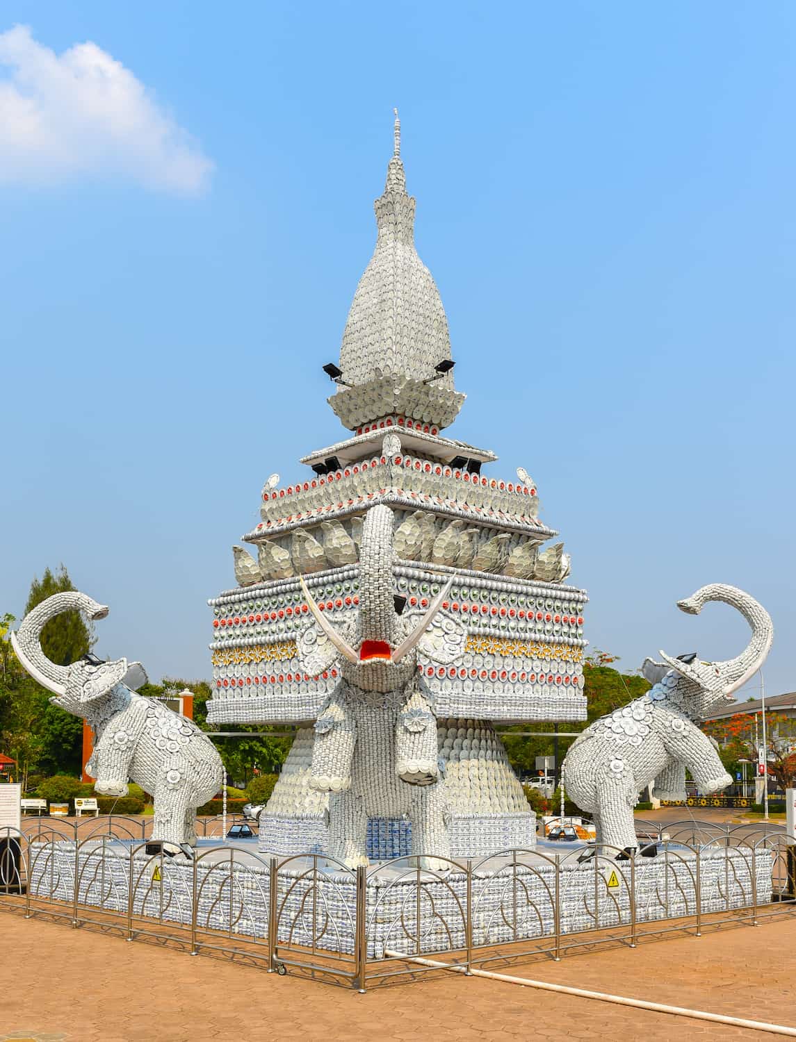 Talat Sao & Patuxai, Vientiane Talat Sao & Patuxai, Vientiane