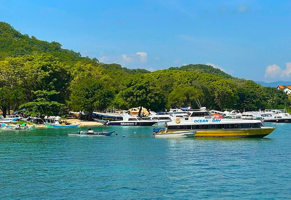 Pede Beach, Labuan Bajo Pede Beach, Labuan Bajo