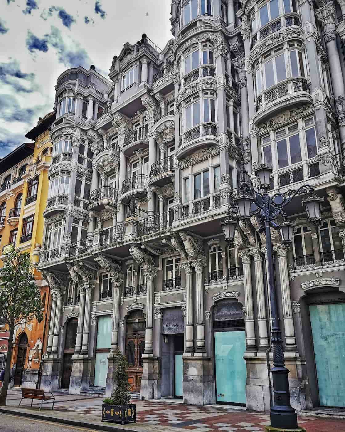 Calle Uría & La Losa, Oviedo Calle Uría & La Losa, Oviedo