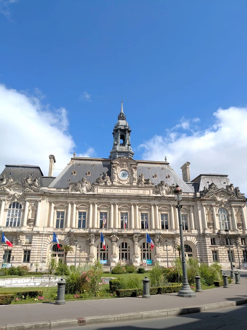 Tours-sur-Loire, France Tours-sur-Loire, France